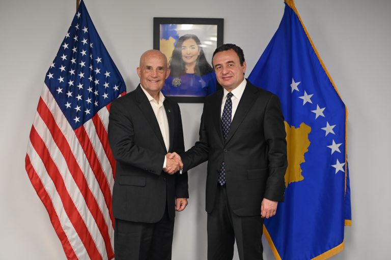 Kurti takon në Konsullatën e Kosovës në New York kongresistin amerikan Keith Self
