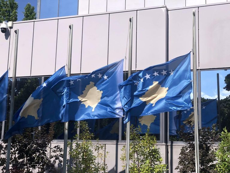 Sondazhi i ‘IRI’: Kosova nuk po ecën në drejtim të duhur