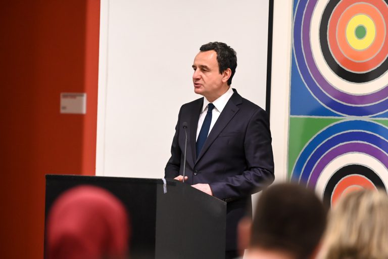 Kurti në një shkollë në New York: Ne s’bëmë projekte të shtrentja për prestigj, por përmirësuam jetën e qytetarëve