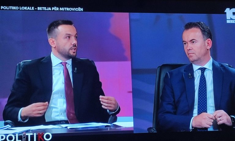 Tahiri ia kujton se komesacionin e tokave nuk mund ta bëjë kryetari i Komunës por qeveria e agjensioni kadastral, Peci më në fund e pranon por thotë se ka vullnet