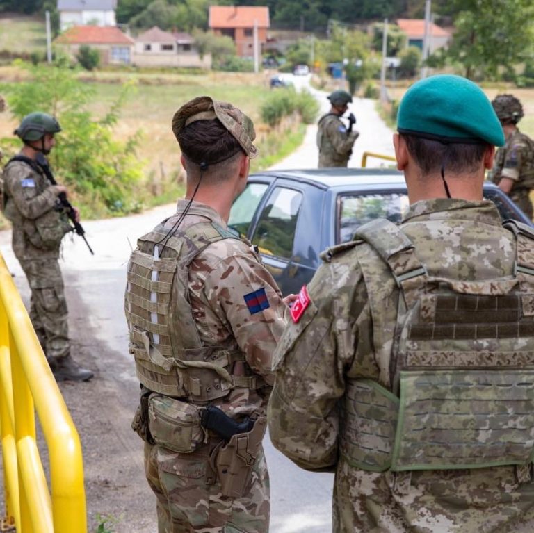 Ushtarët turq të KFOR-it patrullojnë në veri të Kosovës