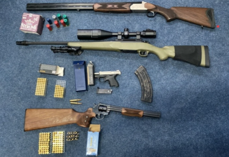 Policia sekuestron armë dhe municion pas publikimit të disa videove në rrjete sociale