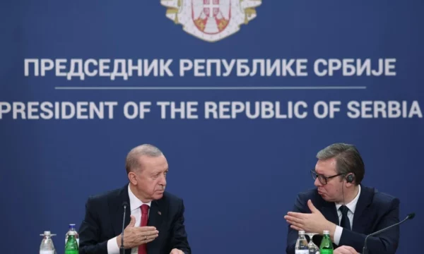 Vuçiq i ndërron fjalët që i tha pas ardhjes së dronëve në Kosovë, thotë se Serbia “është shumë e vogël për të kërcënuar Turqinë”