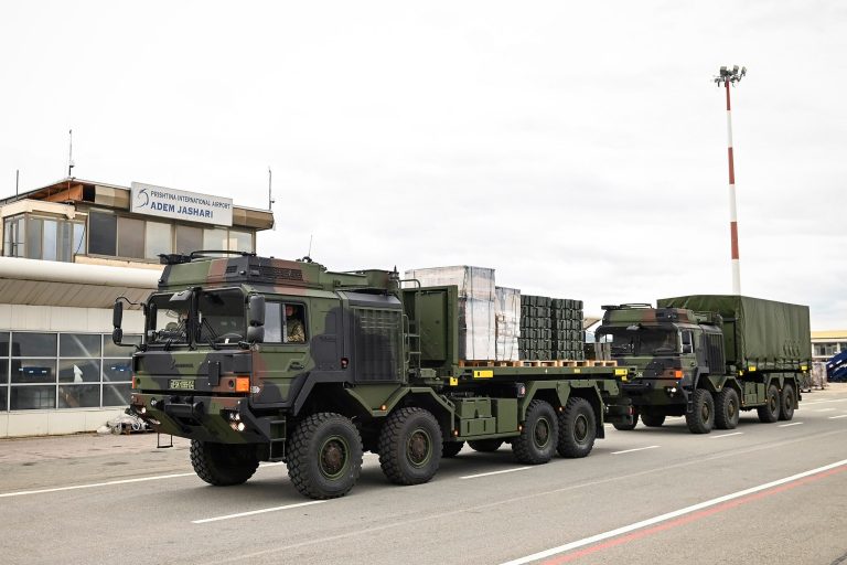 Dronët kamikazë të FSK-së, Vuçiqi i inatosur shumë me Turqinë: Jam i tmerruar, e kuptuam mirë mesazhin