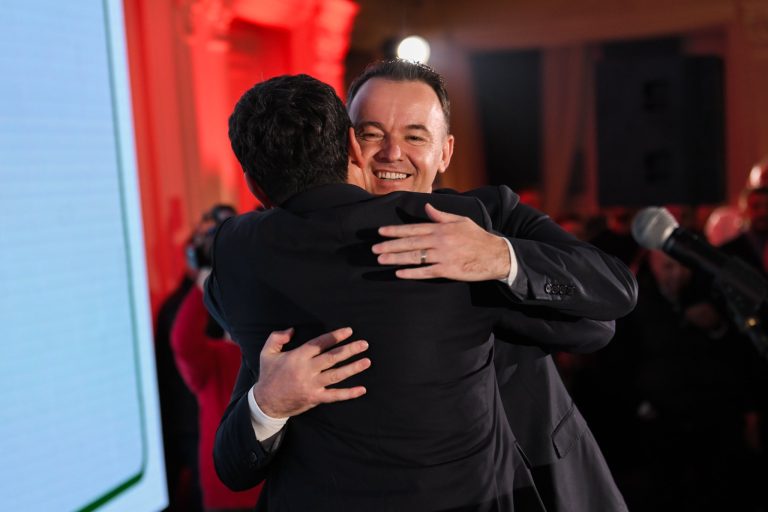 Faton Peci pas fitores: Jam thellësisht i nderuar dhe i vetëdijshëm për përgjegjësinë që po marr, do të jem kryetar i të gjithëve pa dallim partie