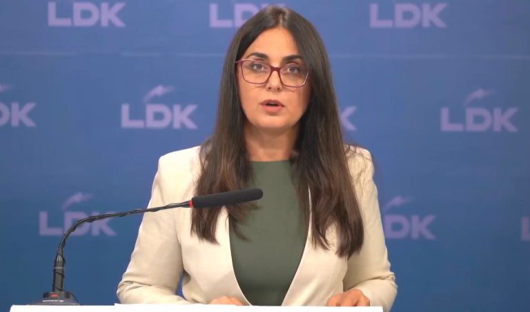 Lushaku: S’e votojmë as Konjufcën, po të donim do ta votonim origjinalin