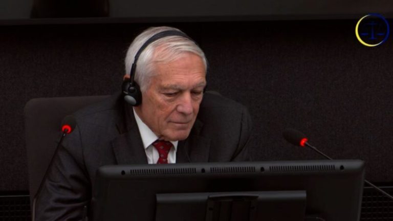 Clark godet sërish: Isha i përgatitur për çdo sulm që Serbia mund t’ia bënte Kosovës