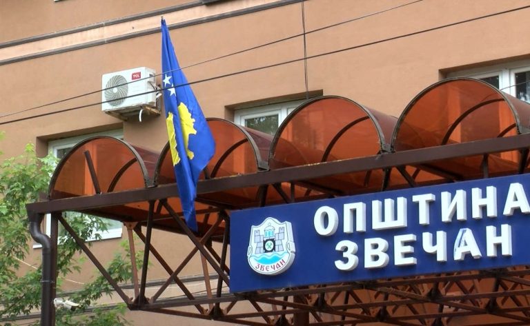 Tensione në tranzicionin e pushtetit nga shqiptarët te Lista Serbe në Zveçan