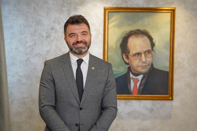 “Ma mire është për mu mos t’kish ardh e hana…”- Kandidati i LDK-së ironizon me këngën e Medës