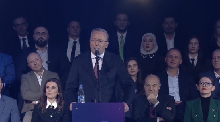 Bedri Hamza: Premtojmë zgjidhje – rritje 50% për paga dhe pensione, heqje e TVSh-së për produkte bazë dhe fatura të energjisë elektrike