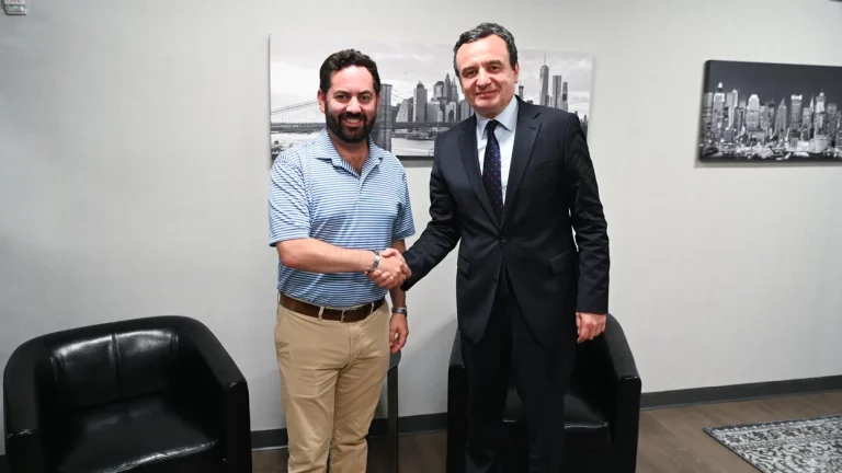 Kongresisti amerikan i çon letër Kurtit: Mbështetja për Kosovën mbetet e fortë dhe dypartiake në Kongresin e ShBA’së