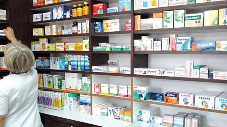 Dogana dhe AKI-ja aksion për kontrollimin e barnatoreve, sekuestrohen medikamente në vlerë 10 mijë euro