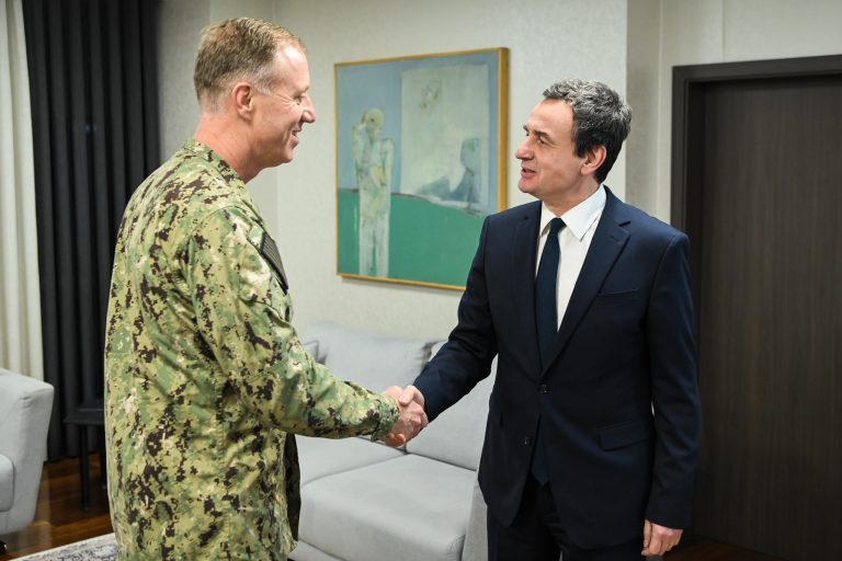 Kurti takohet me Komandantin e NATO’s: Anëtarësimi i plotë i Kosovës, përgjigjja më e mirë për paqen e qëndrueshme