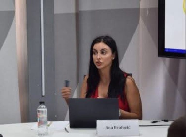 Publikohet audioincizimi i zyrtares së Gjykatës Speciale duke iu ligjëruar nxënësve në Kosovë se UÇK-ja kreu krime