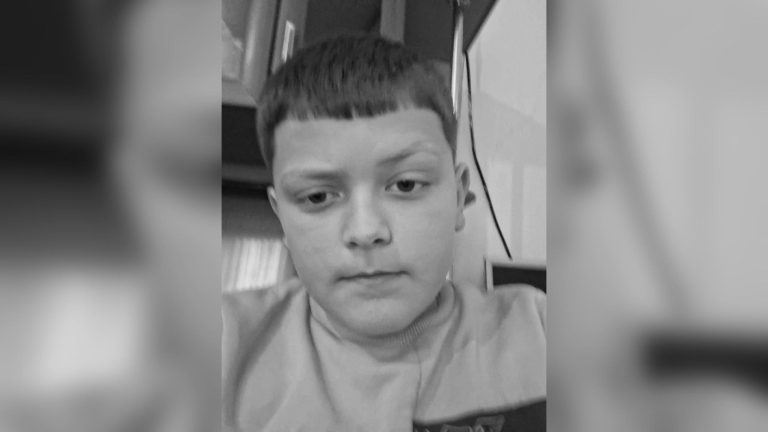 E dhimbshme: Vogëlushi nuk arrin të mbijetojë pasi kishte rëndë në lum, vdes në QKUK