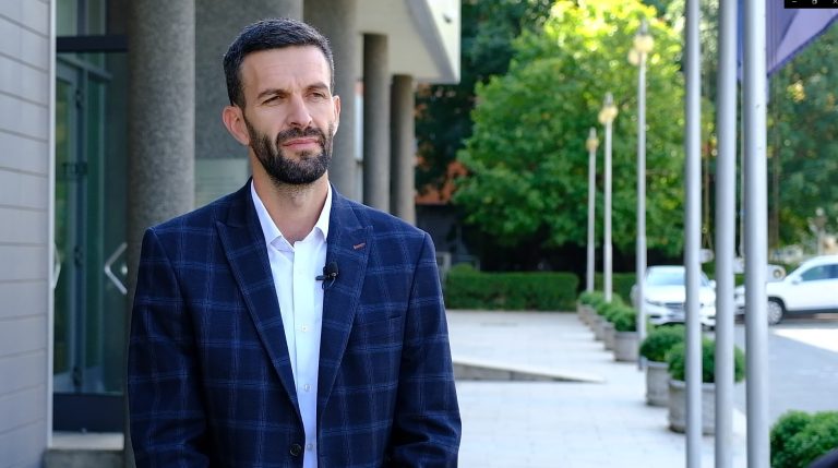 Agjenda legjislative, Rrahmani thotë se prioritet i qeverisë Kurti është “martesa burrë me burrë dhe grua me grua”