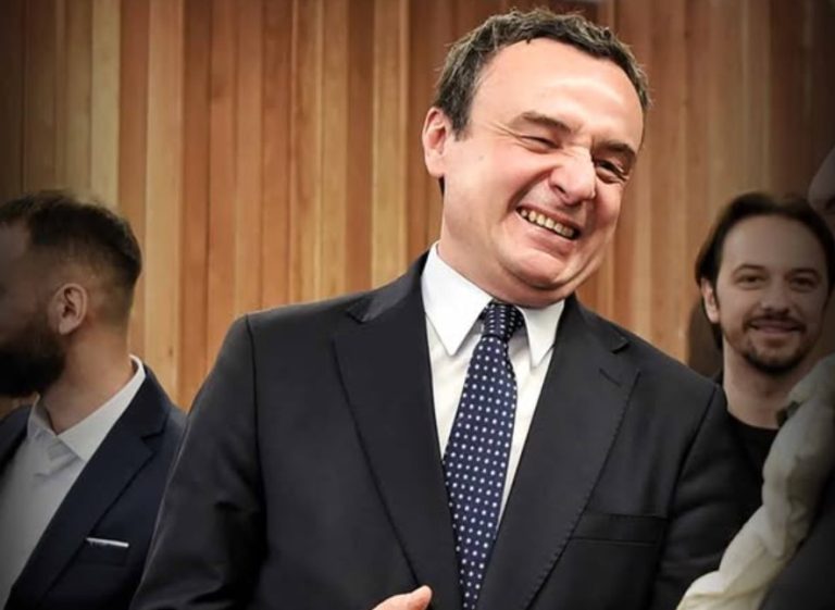 Kurti e rrit kabinetin, nga 16 ministri i bën 20