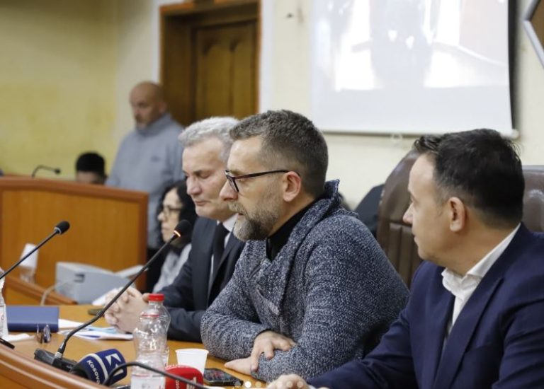 LDK e mohon prishjen e koalicionin me VV-në në Mitrovicë