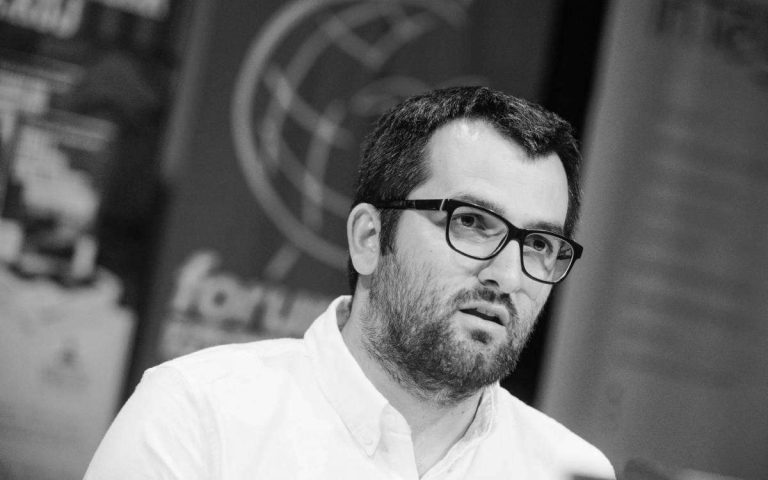 Gashi ironizon me Kurtin: S’ka ujë e rrymë, por ka me mbajtë fjalim të fortë në Munich