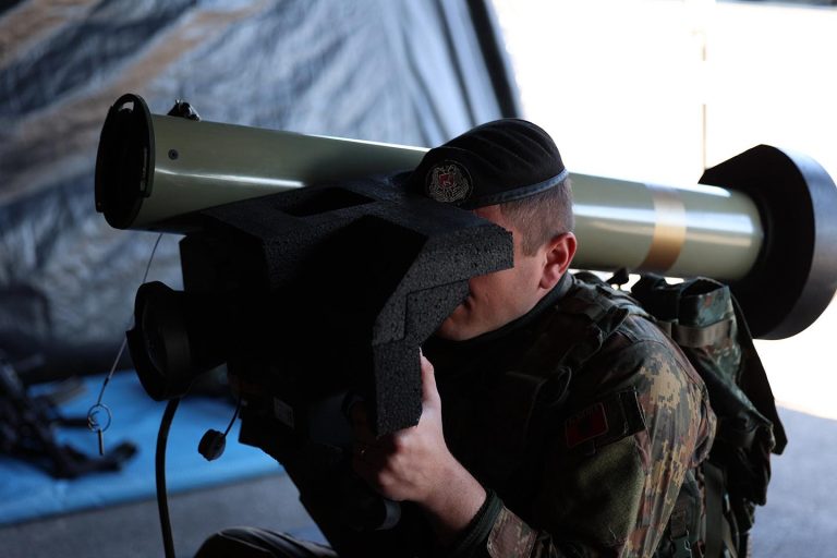 Shqipëria pajiset me raketa antitank “Javelin” nga SHBA-ja