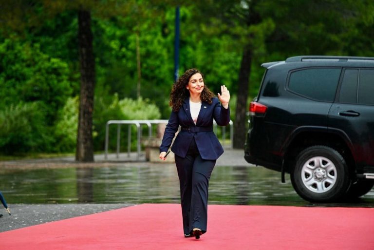 Ish-deputeti i VV-së: Nuk ka matematikë që e zgjedh Vjosa Osmanin presidente