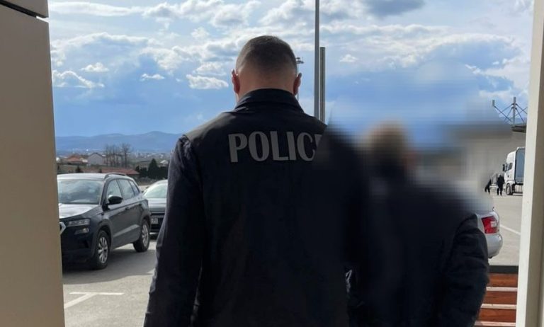 Arrestohet një paramilitar serb për krime lufte gjatë viteve 98-99 në Kosovë