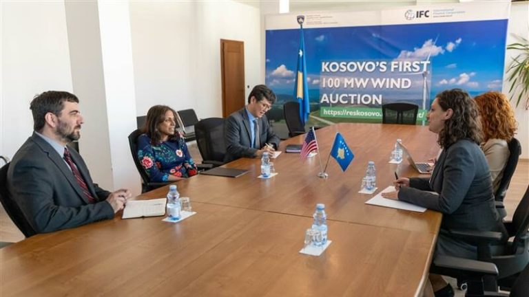 SHBA dhe Kosova bisedojnë për zgjerimin e mundësive në fushën e energjisë dhe minierave