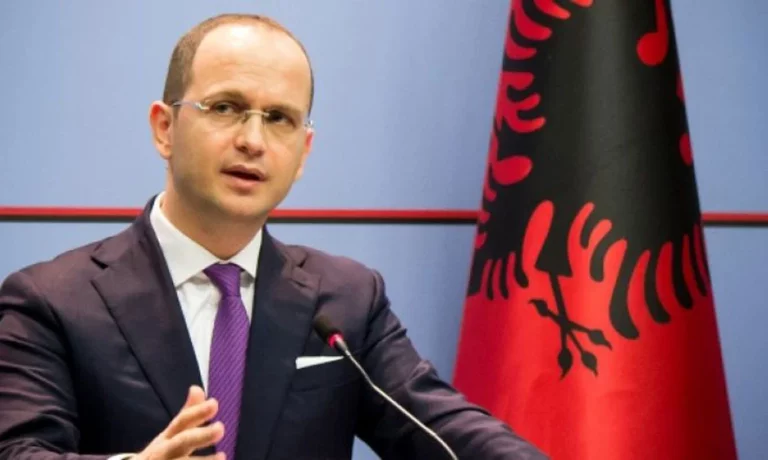 Bushati: Kosova po shkon drejt zgjedhjeve të parakohshme, sepse kompromisi u konsiderua ‘fjalë e keqe’