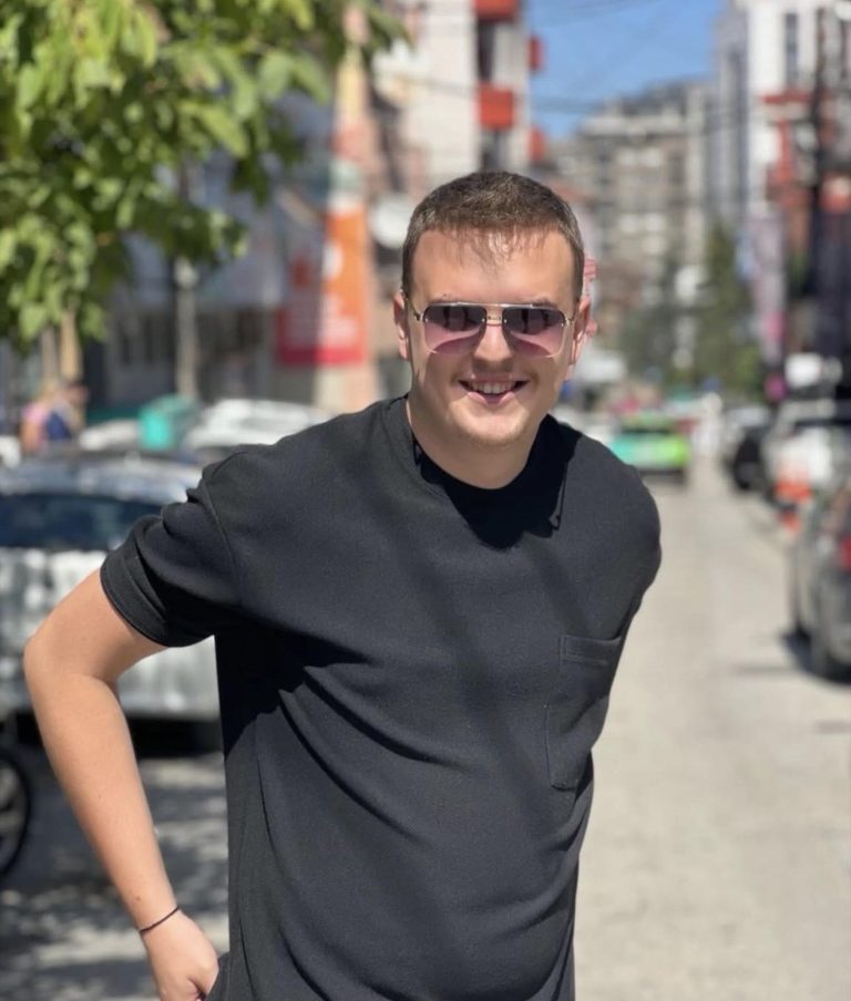 E dhimbshme: Ky është 27-vjeçari që humbi jetën mbrëmë në Vushtrri