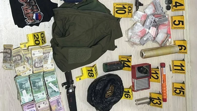 Policia në veri të Mitrovicës arreston një person për vrasje në tentativë, i gjendet arsenal armësh