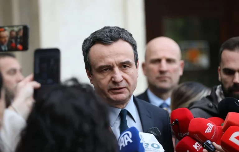 Kurti për heqjen e fusnotës: Pranvera po vjen më herët, u shkri si fjollë bore