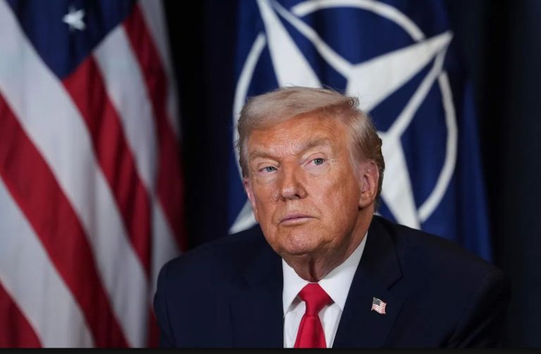 Trump jep urdhër: Qëlloni çdo anije që vendos mina në Ngushticën e Hormuzit