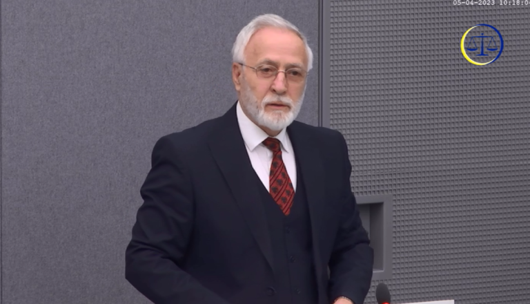 Mbrojtja në dosjen përfundimtare: Jakup Krasniqi të lirohet nga të gjitha akuzat, prokuroria është bazuar në thashetheme