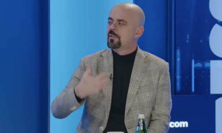 Rexhaj thotë se Abdixhiku në takim me Kurtin ka kërkuar Presidentin dhe tri ministri