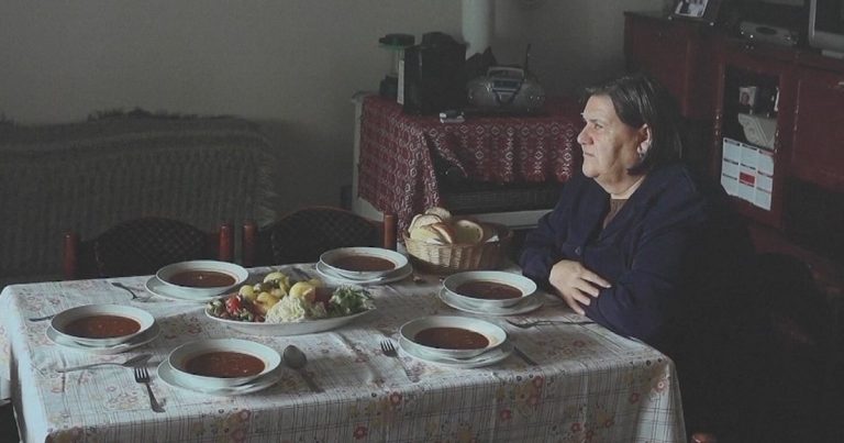 “Mëngjeset janë të hidhura”, dhimbja e nënës Ferdonije që s’u shua kurrë