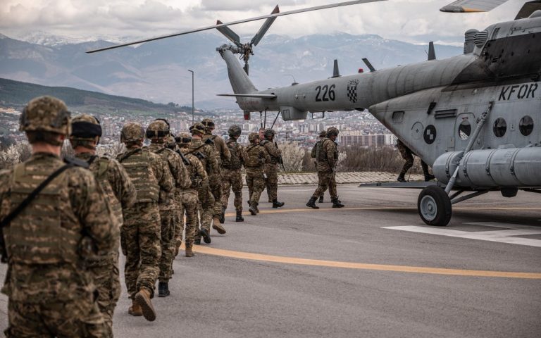 KFOR-i zhvillon stërvitje me helikopterë për rritjen e gatishmërisë