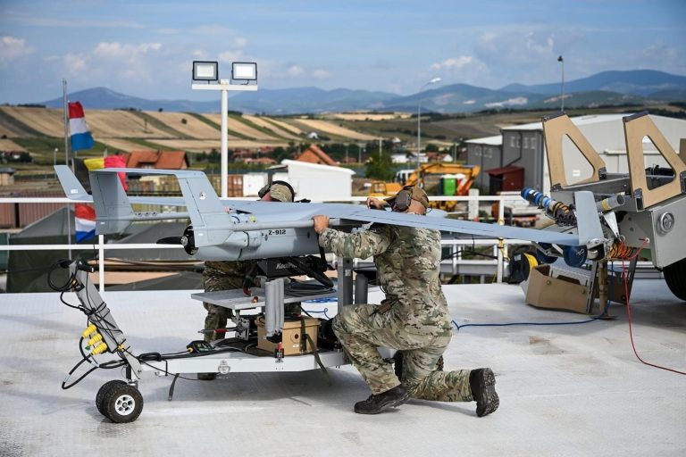 KFOR njofton se njësia ushtarake e Beneluksit për Inteligjencë kryen misionin 1 vjeçar në Kosovë, operuan me dronin “X-300 Integrator”