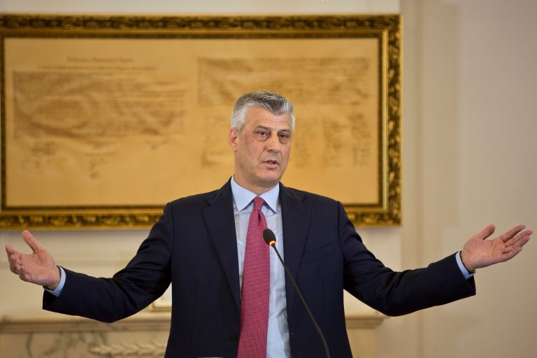 Ish-përkrahësi i VV-së për Thaçin: “Kemi me ta shtru tepihun e kuq prej aeroportit deri te objekti i Qeverisë – kape, baco, shtetin. Ktheje në binarë, se jemi ka humbim drejtimin”