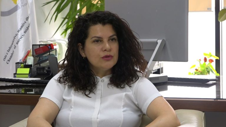 Kryetarja e OIK: Infermierët nuk kompensohen, në një të ardhme Kosova mund të mbetet pa ta