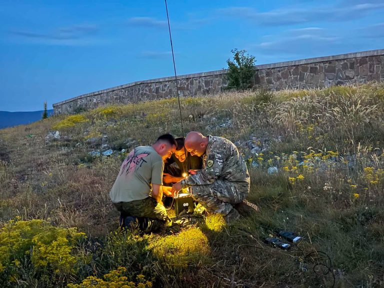 FSK trajnon specialistët e komunikimit, 12 kursantë përfundojnë me sukses Kursin e Komunikimit