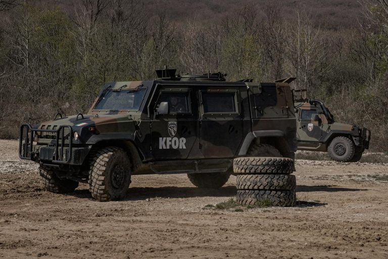 Zyrtarja e lartë e NATO-s: Angazhimi ynë për Kosovën mbetet i palëkundur, aleatët presin rezultate konkrete nga dialogu