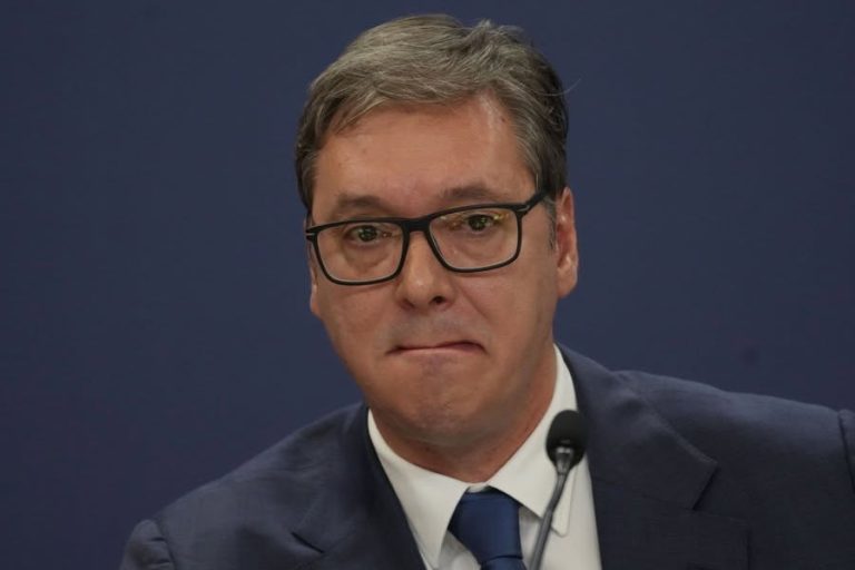 Vuçiqi paralajmëron dorëheqjen