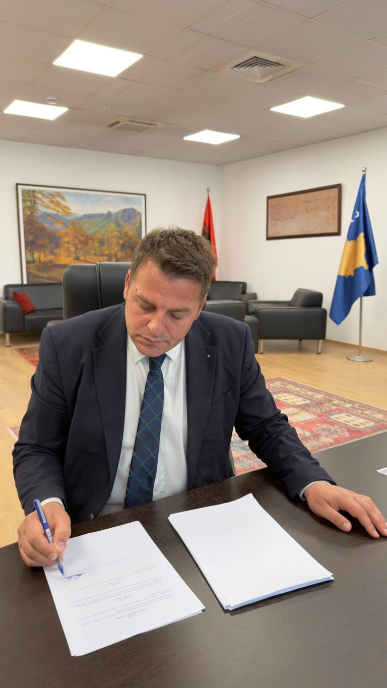 Muja nënshkruan Udhëzimin Administrativ për Subvencionet 2026
