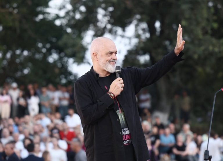 Rama u përgjigjet atyre që e quajnë tradhtar: Shkova në Serbi dhe, nga pallati presidencial, ua thashë se Kosova është Republikë e pavarur
