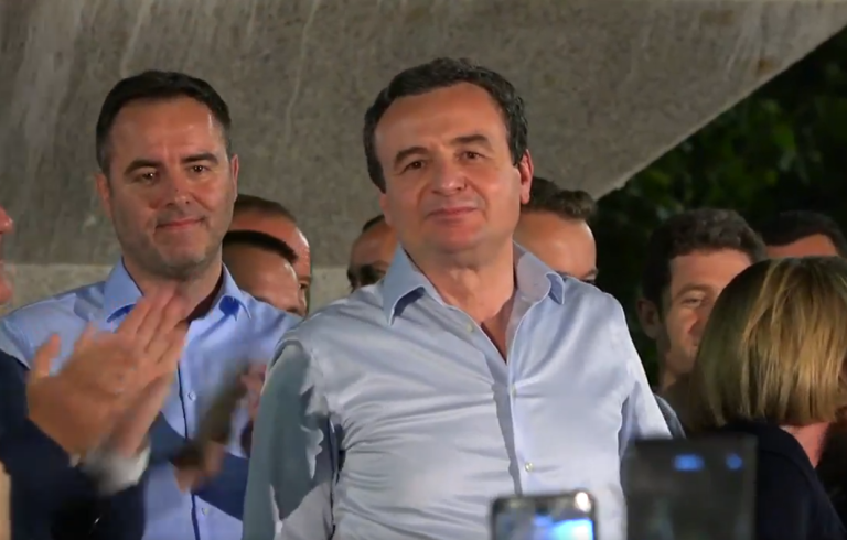 Kurti kësaj radhe i shmanget termit “hajvanë” për opozitën, thotë se në javët në vazhdim do i takojnë e do bashkëpunojnë me të gjitha partitë