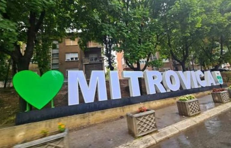 MAPL refuzon vendimin për largimin e obeliskut në Mitrovicën e Veriut