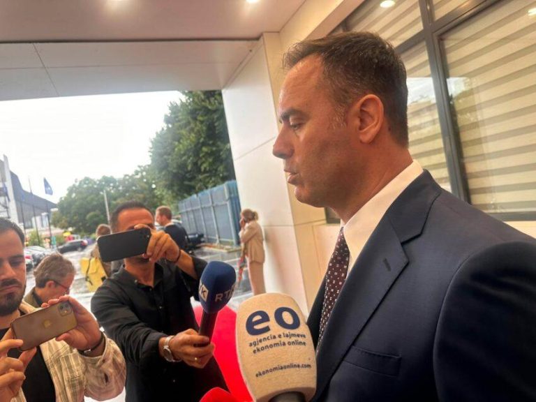 Konjufca: Ka gatishmëri nga LDK, PDK dha qëndrime të vjetra