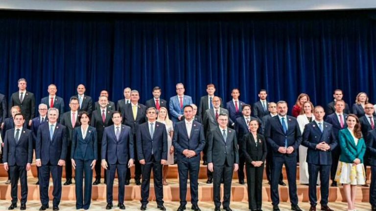 VV-ja me diskursin e Rugovës për raportin me Amerikën – Konjufca nga Uashingtoni: ShBA’ja, aleati dhe partneri ynë më i afërt