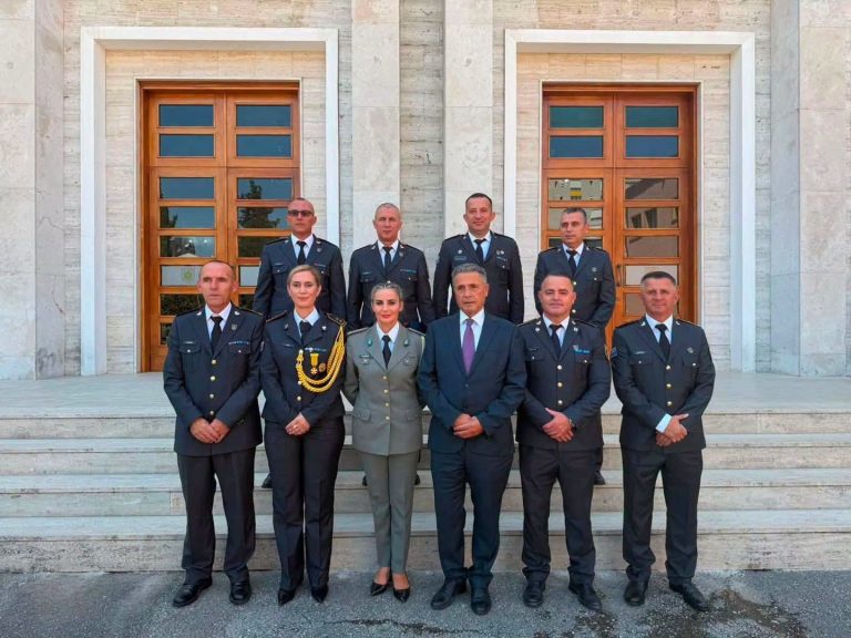 Oficerë të FSK-së diplomojnë në Shqipëri në kurse të avancuara ushtarake