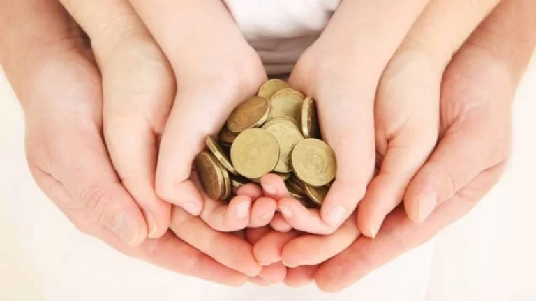 Qeveria nis t’i hetojë mërgimtarët që marrin shtesa për fëmijë